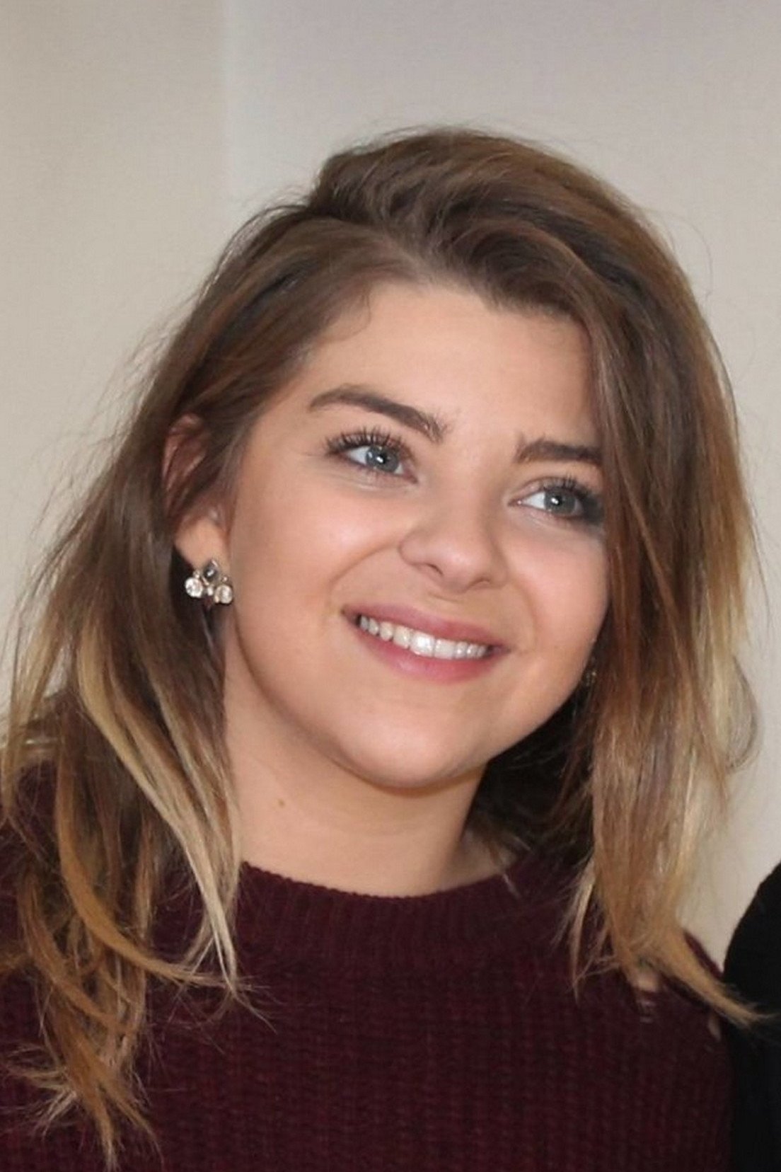 Caroline Costa backdrop