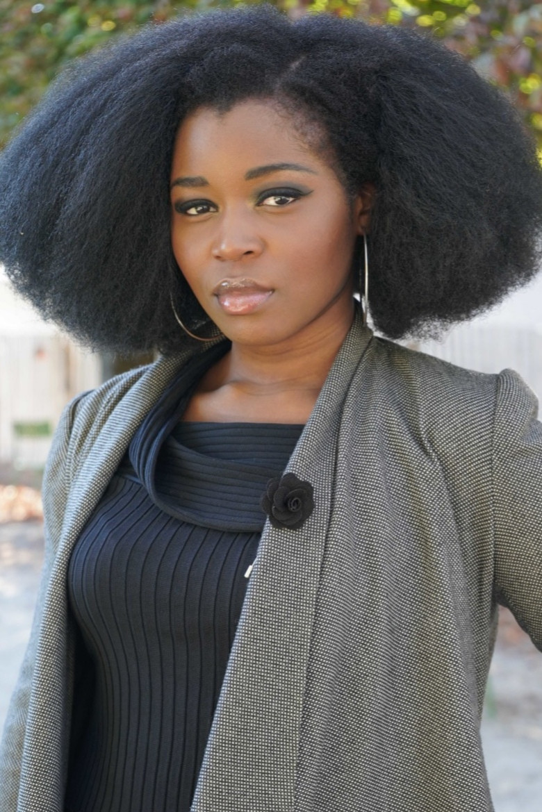 Aline Belibi backdrop