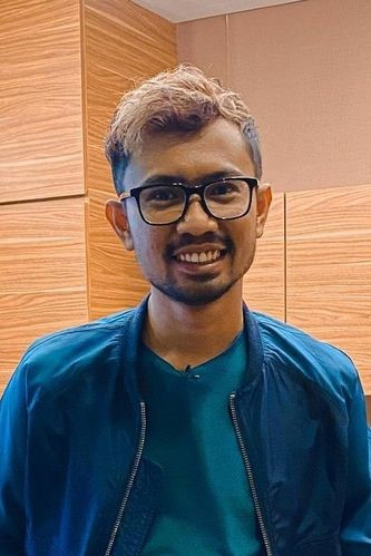 Ridwan Remin backdrop