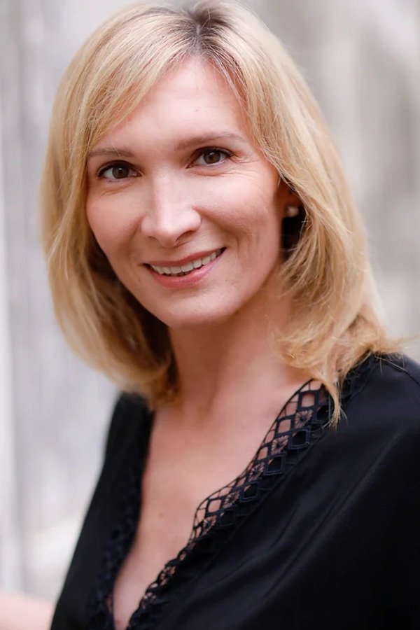 Camille Le Gall backdrop