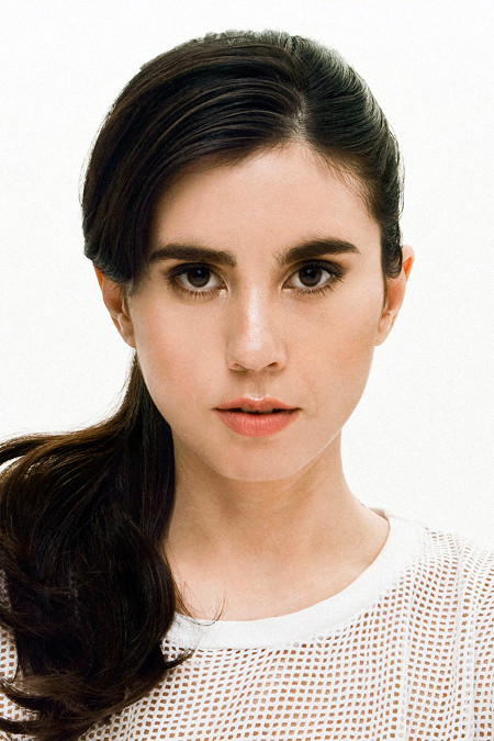 Javiera Mena backdrop