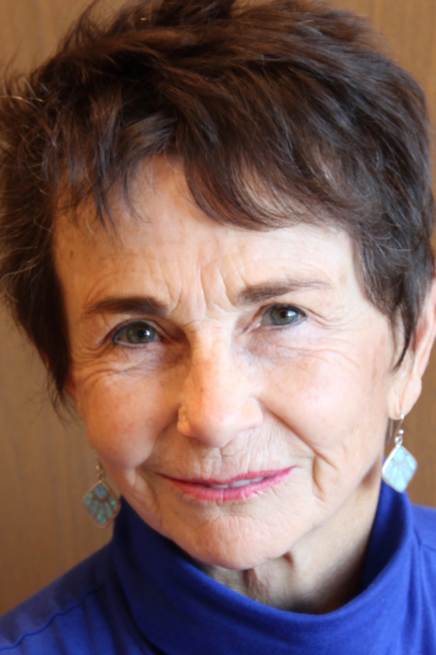 Di Rosh Rajt backdrop