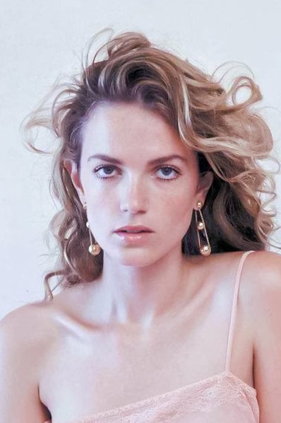 Elektra Jansson-Kilbey backdrop