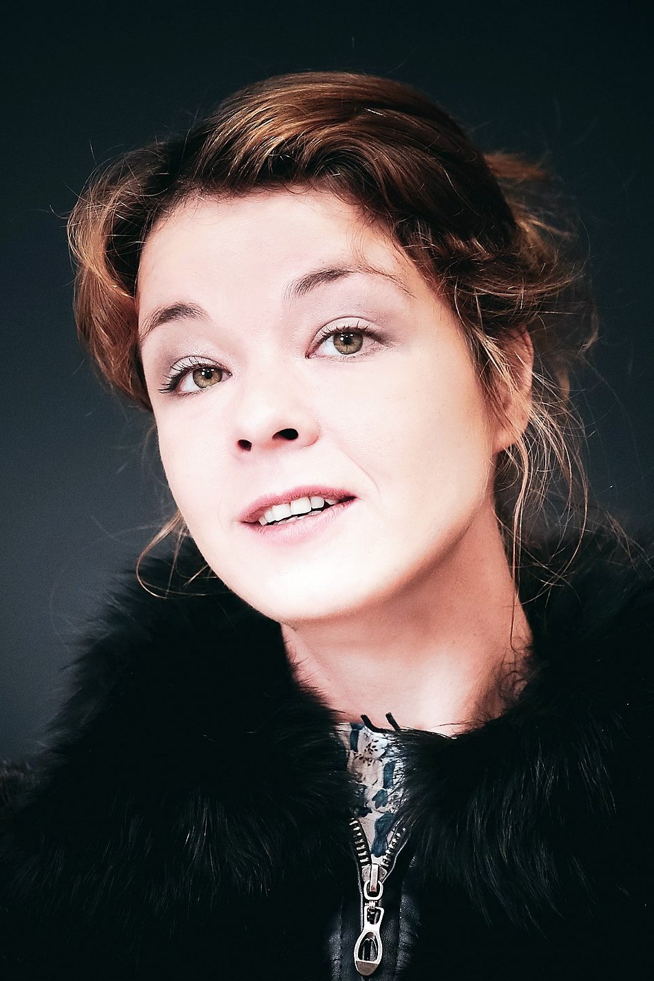 Yuliya Zakharova backdrop