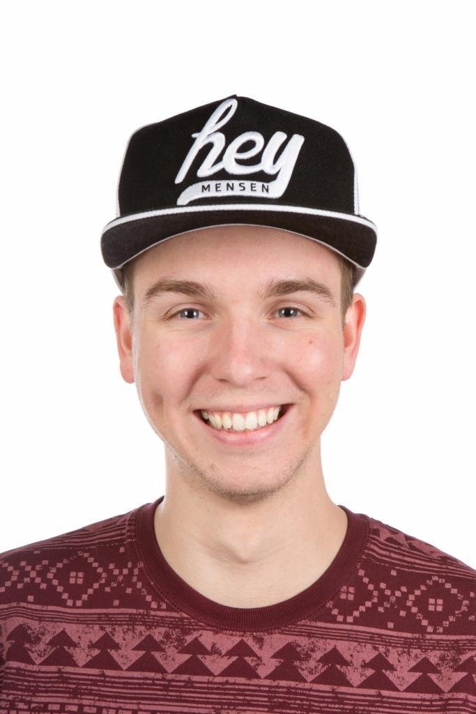 Dilan Hegens backdrop