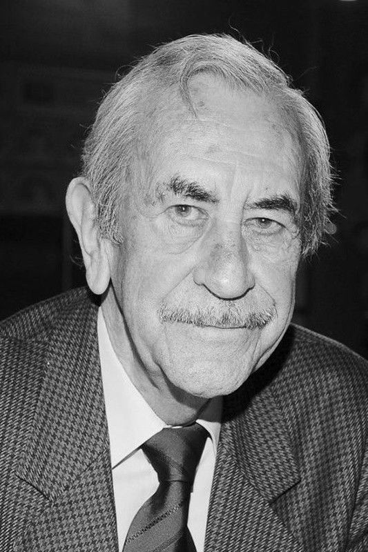 Jan Kobuszewski backdrop