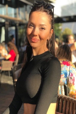 Cansu Taşkın backdrop