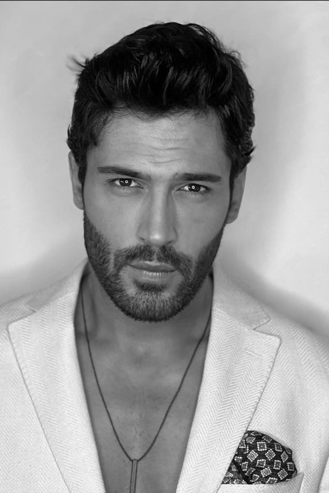 Emre Özmen backdrop