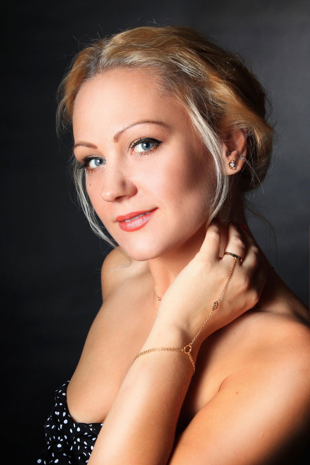 Alesya Podolyak backdrop