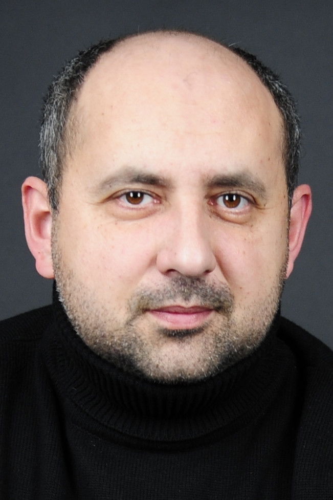 George Lungoci backdrop