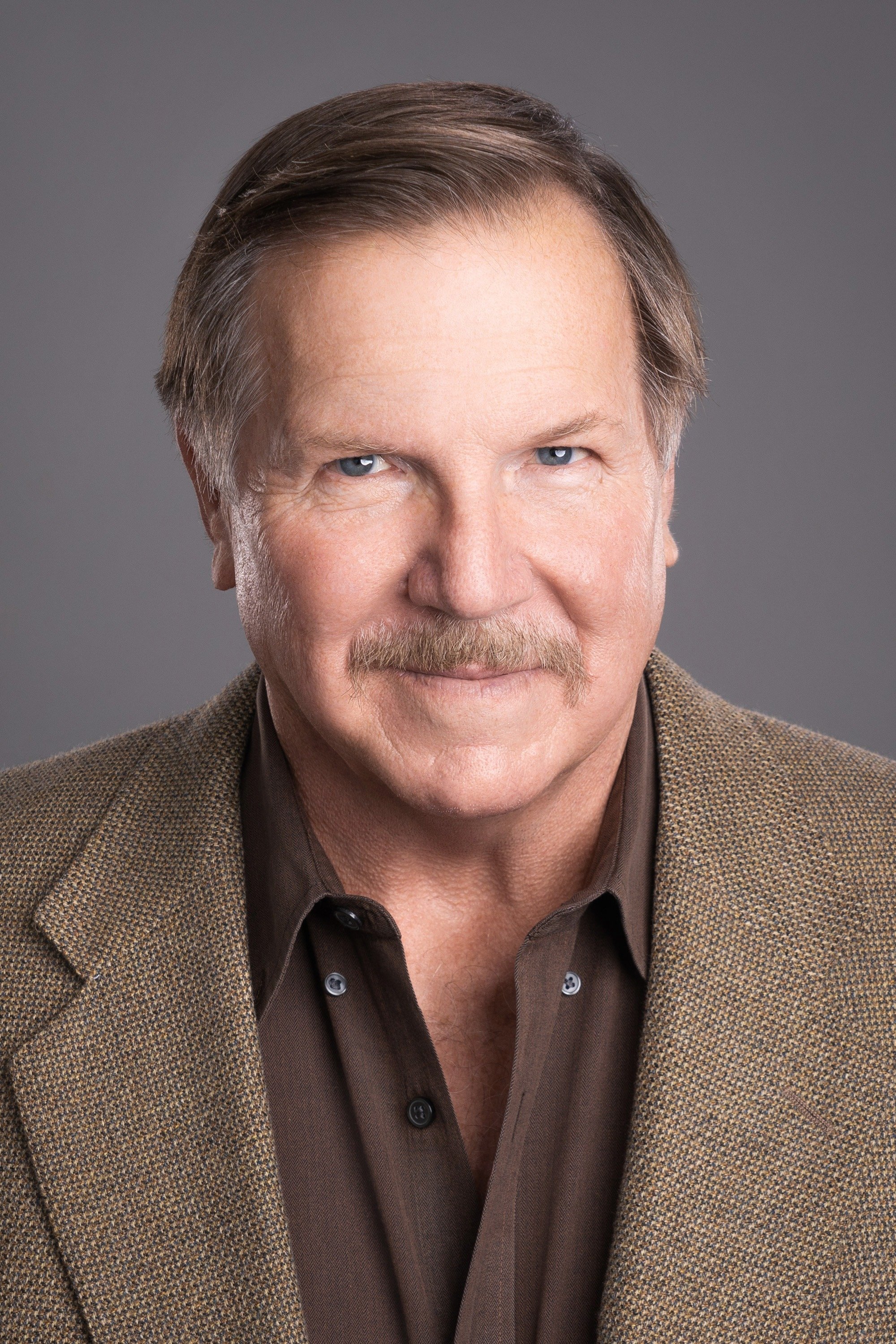 Daniel Knight backdrop