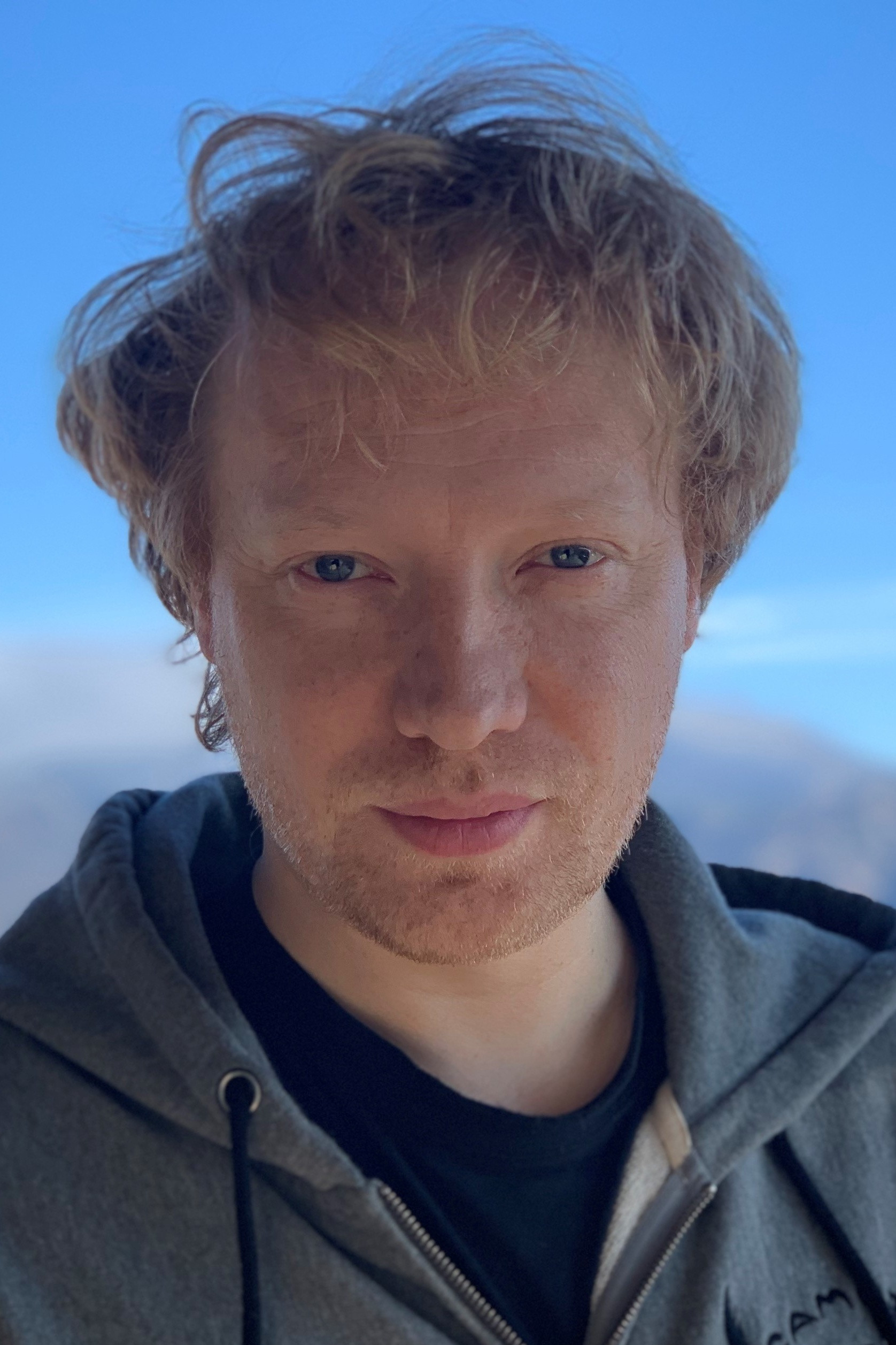 Evgeny Grigoryev backdrop