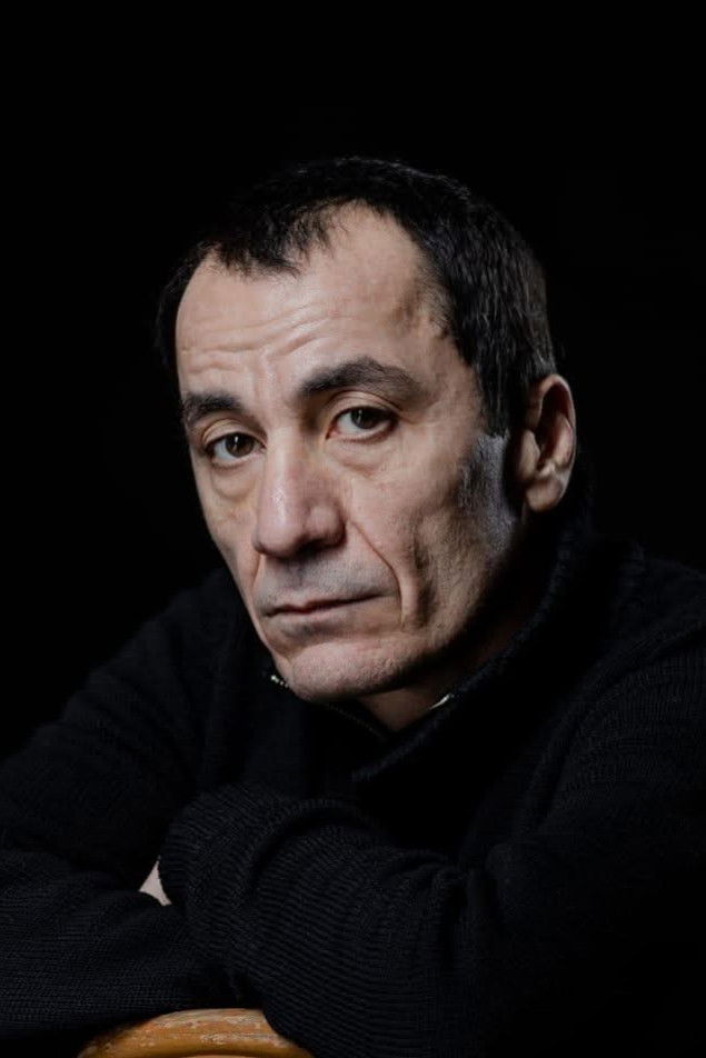 Aram Shahbazyan backdrop