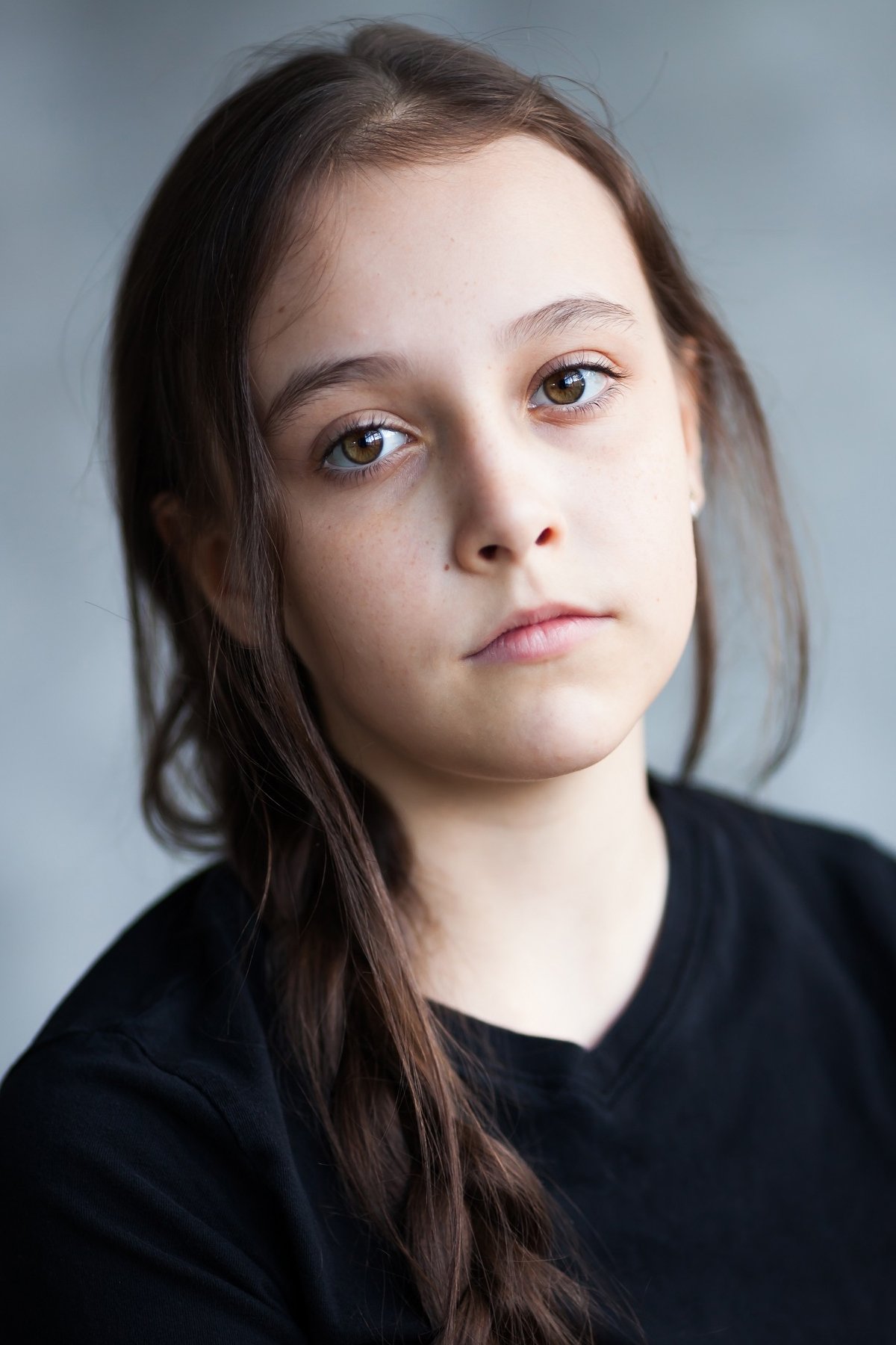 Élia St-Pierre backdrop