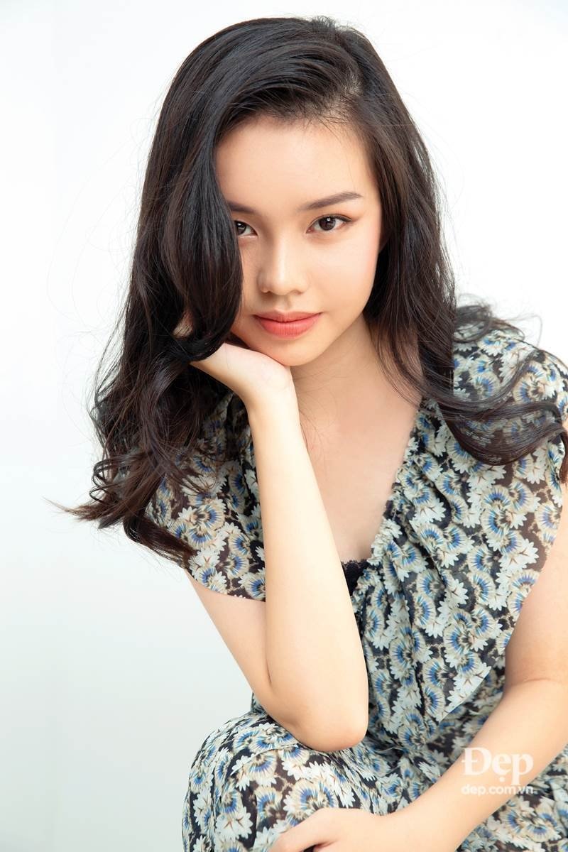 Nguyen Phuong Tra My backdrop