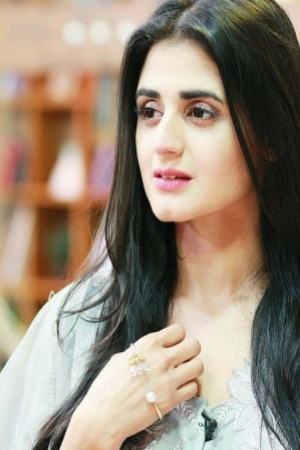Hira Mani backdrop