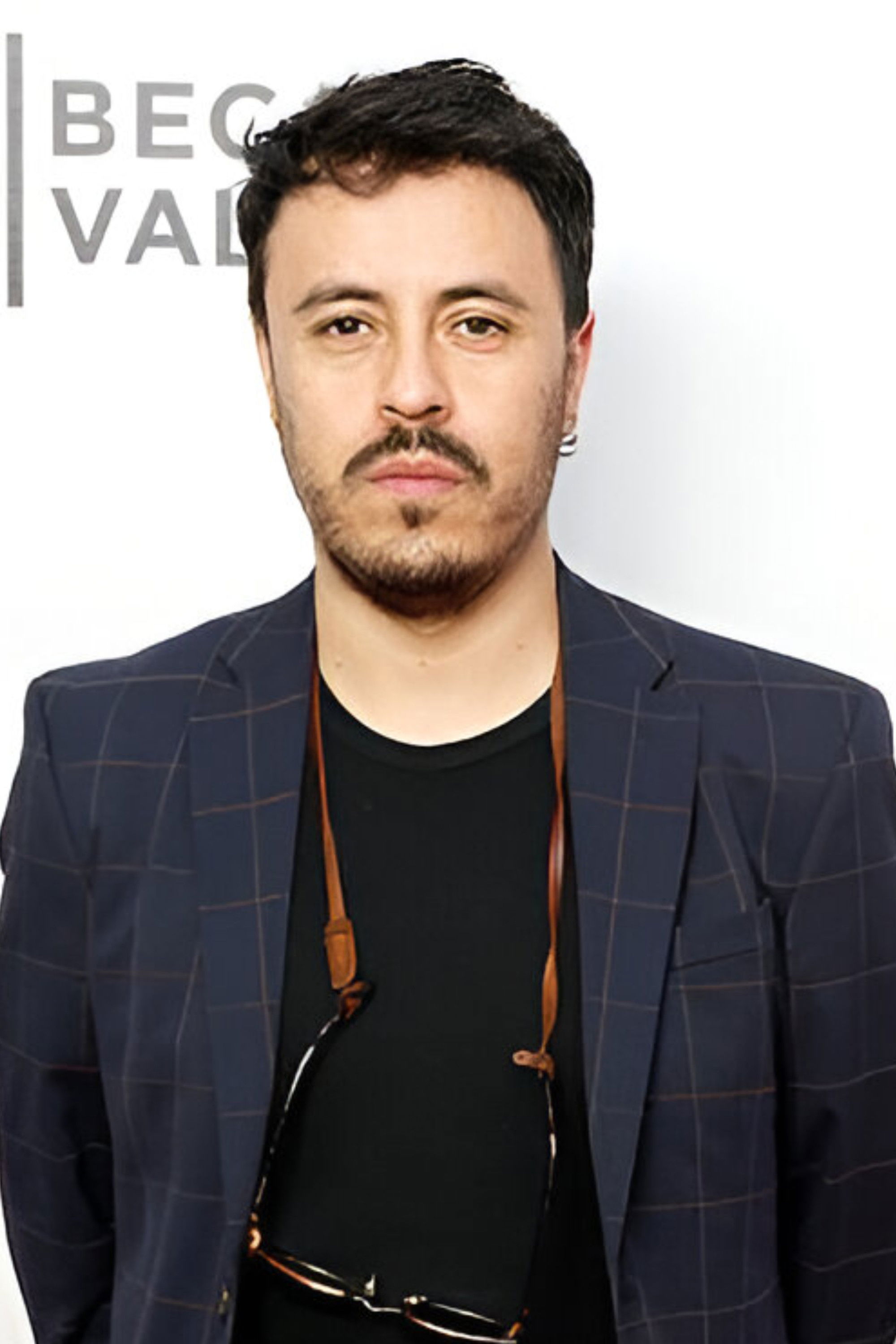 Felipe Azúa backdrop