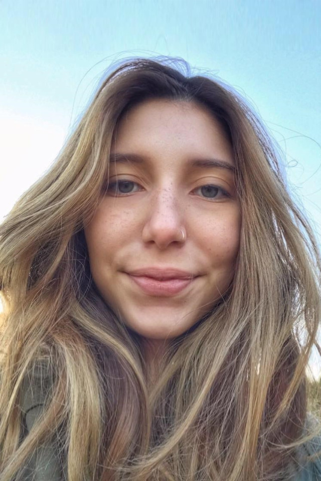 Karen Simionato backdrop