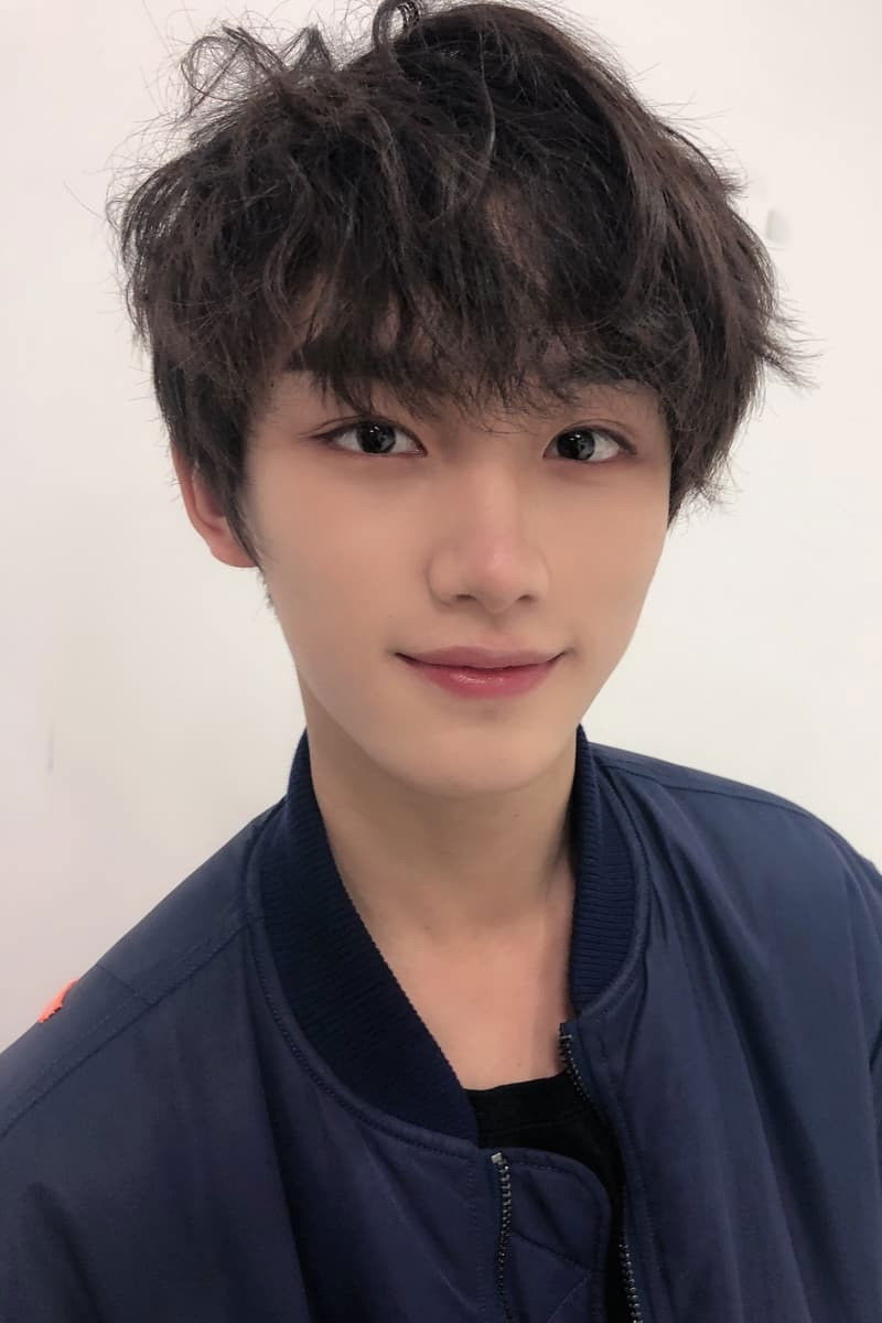 Ding Chengxin backdrop