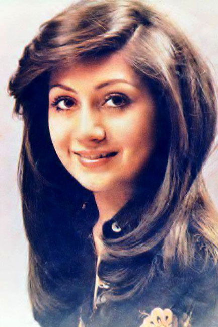 Leila Forouhar backdrop