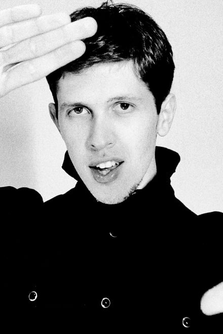 Eduardo Tosta backdrop