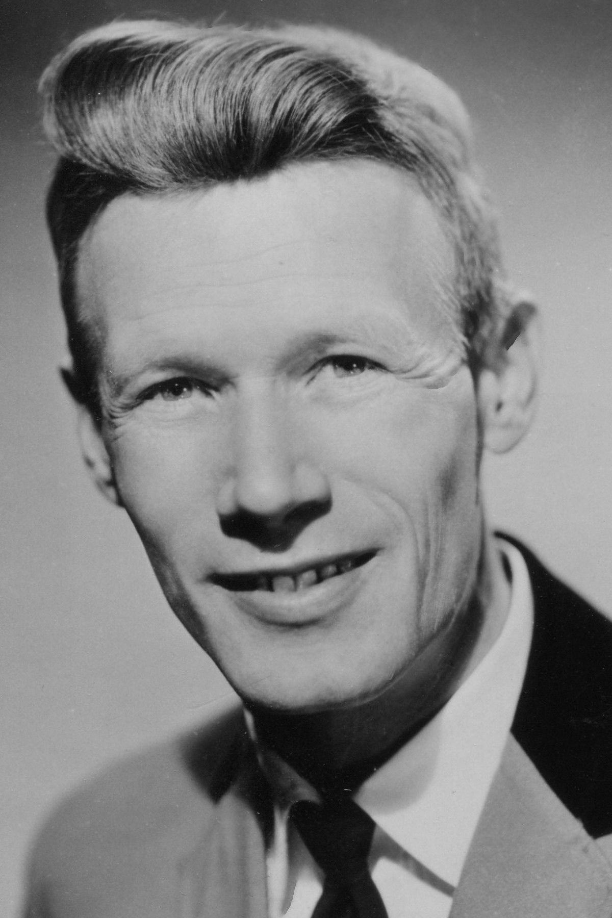 Ernest Ashworth backdrop