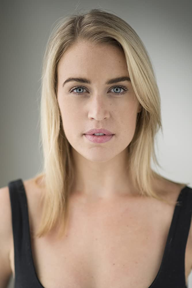 Miranda O'Hare backdrop