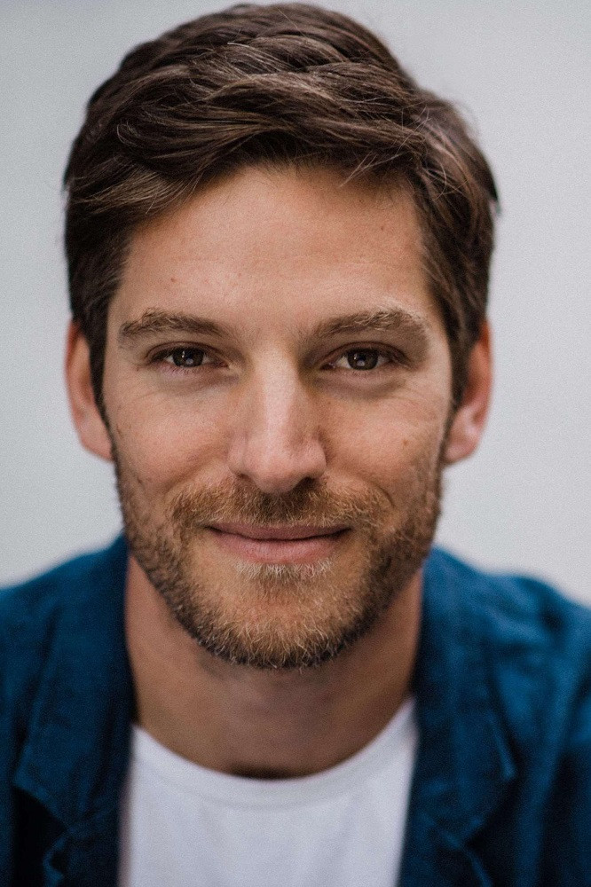 Andrë Këtlif backdrop