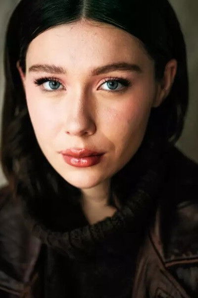 Roberta Damián backdrop