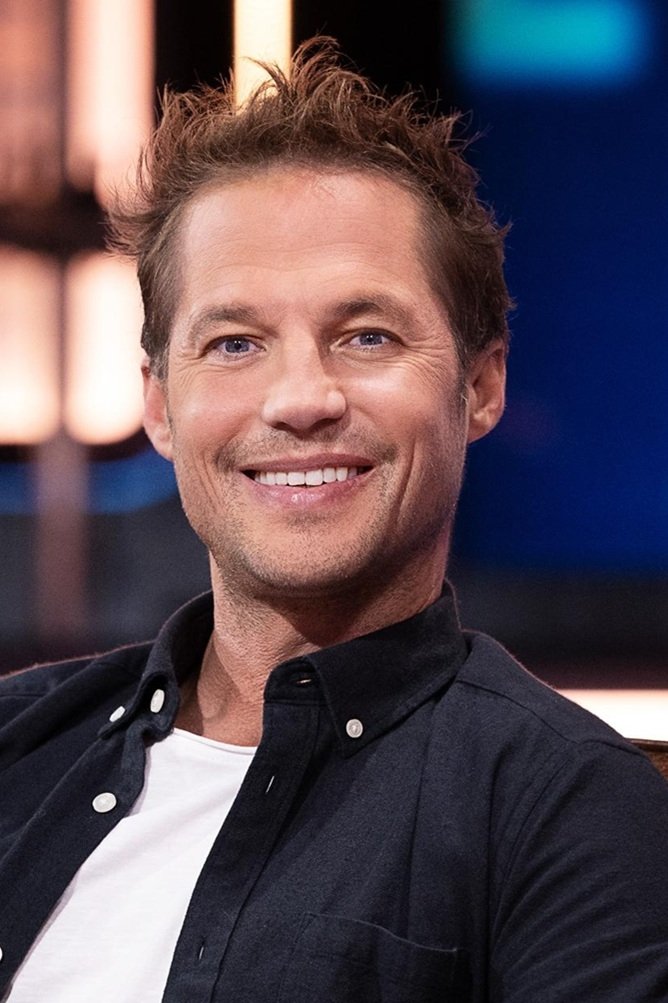 Mathias Coppens backdrop