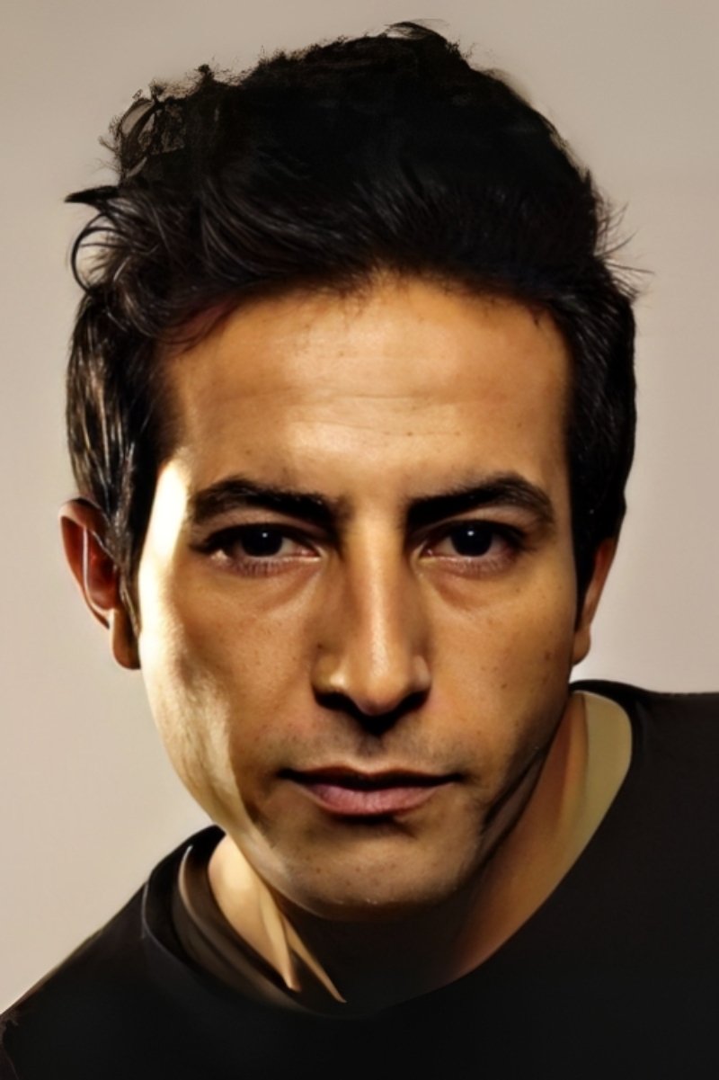 Volga Sorgu backdrop