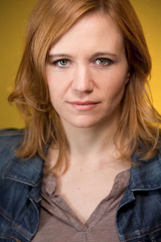 Marie-Claude Hénault backdrop