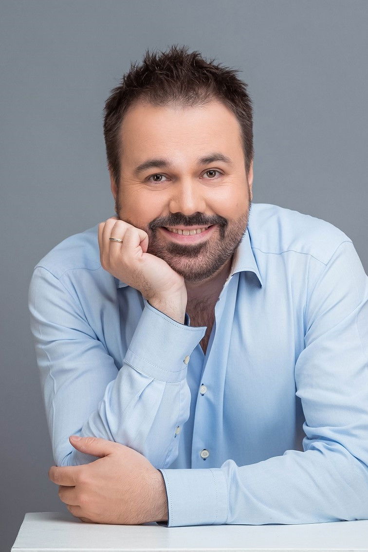 Anton Lirnik backdrop