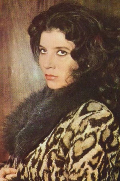 Ioana Drăgan backdrop