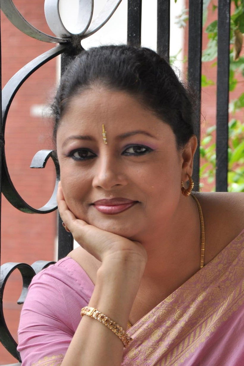 Munmun Ahmed backdrop