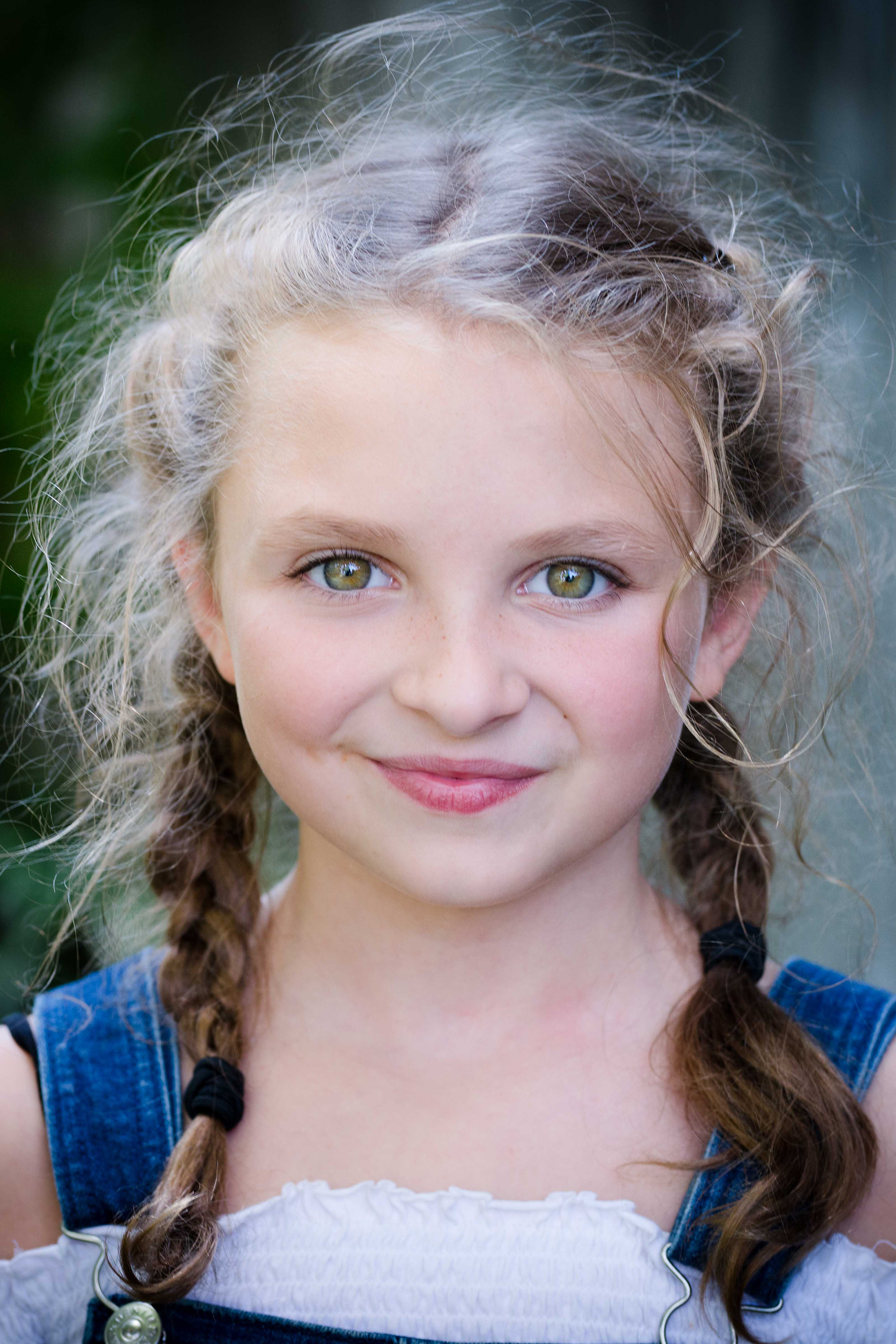 Irlande Côté backdrop