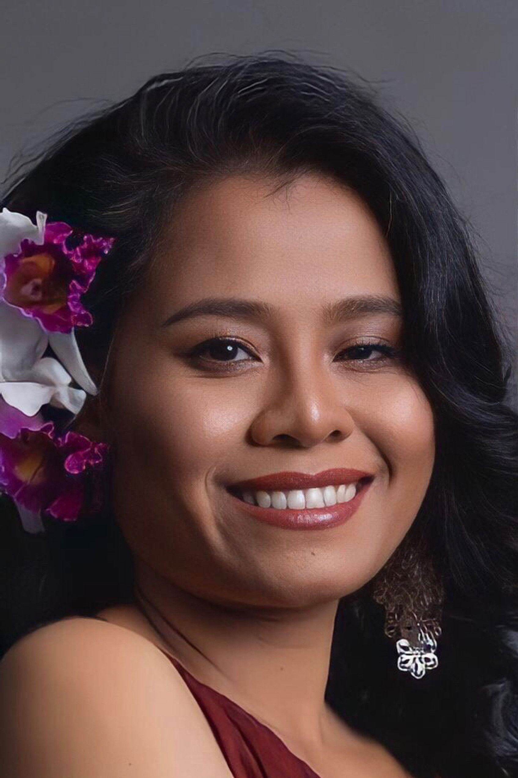 Rasmee Wayrana backdrop