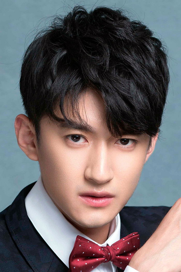 Gao Guangze backdrop