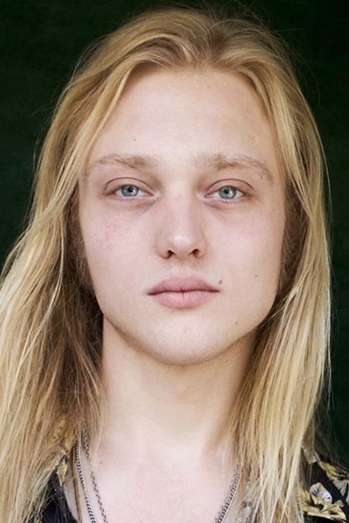 Daeg Faerch backdrop