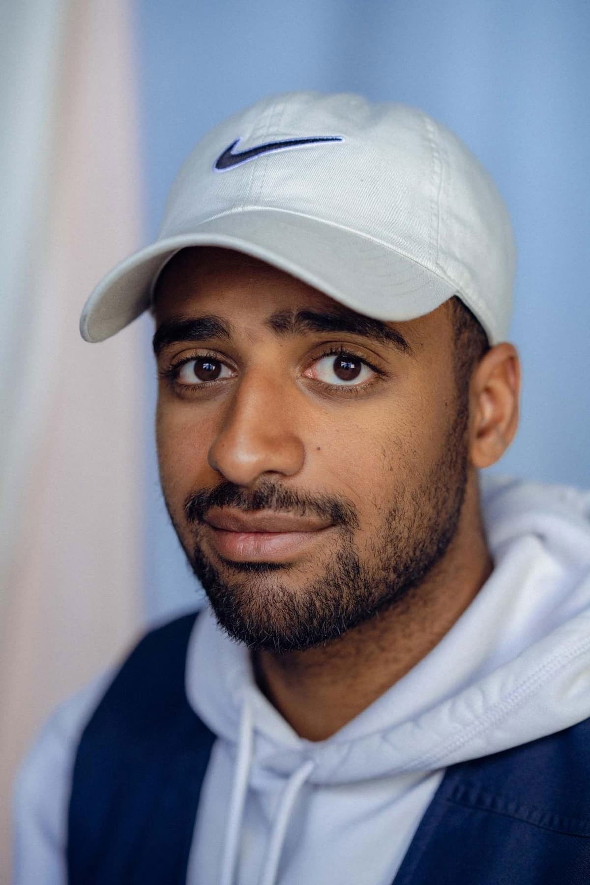 Idriss Nabil backdrop