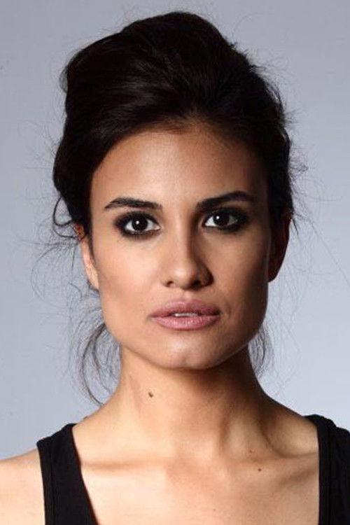 Gizem Soysaldı backdrop