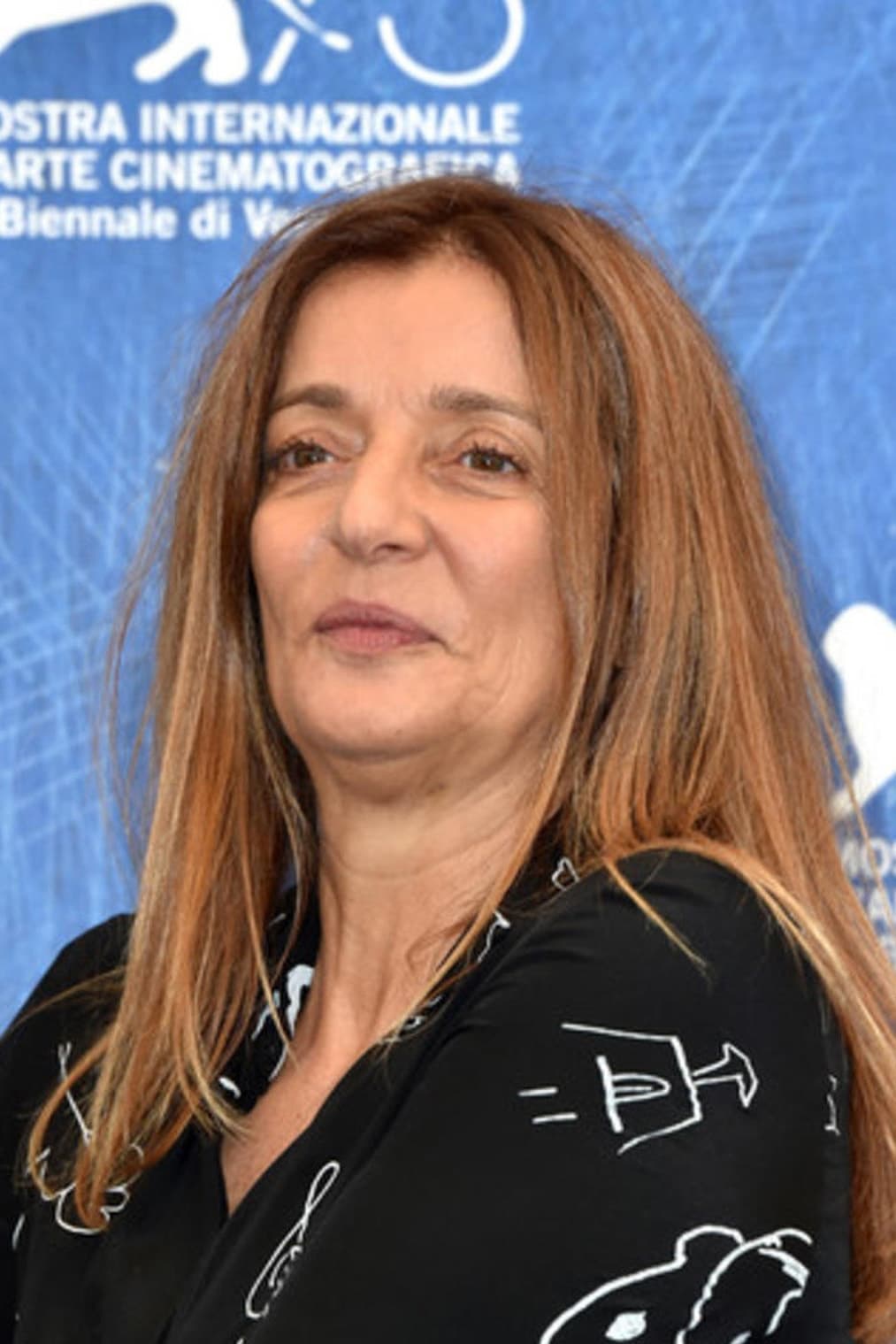 Maria João Mayer backdrop