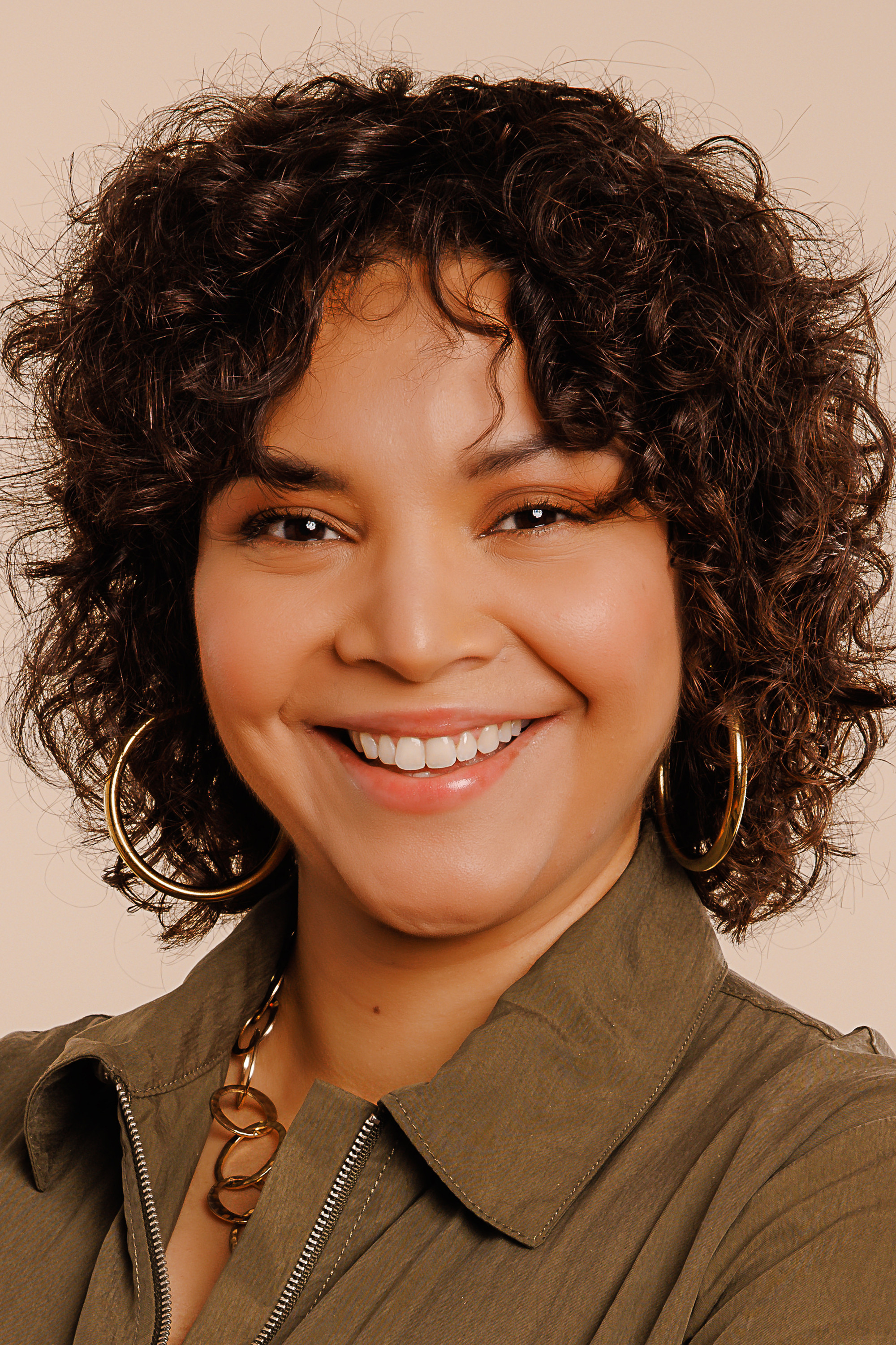 Jenni Ruiza backdrop