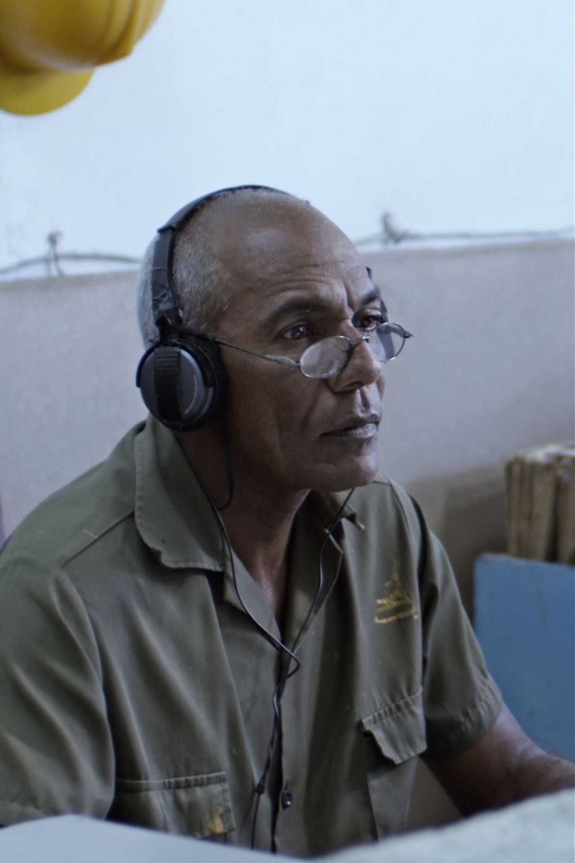 Leonardo Beltrán backdrop