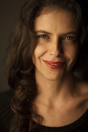 Inez Viegas backdrop