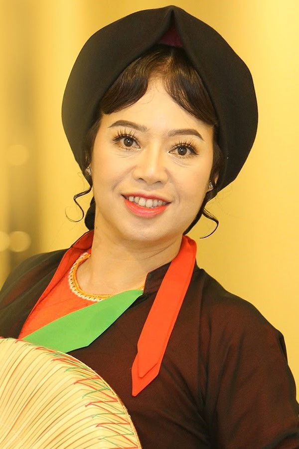 Thúy Hường backdrop