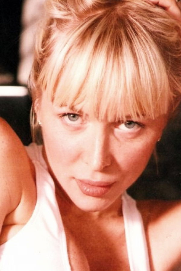 Izabella Groumann backdrop