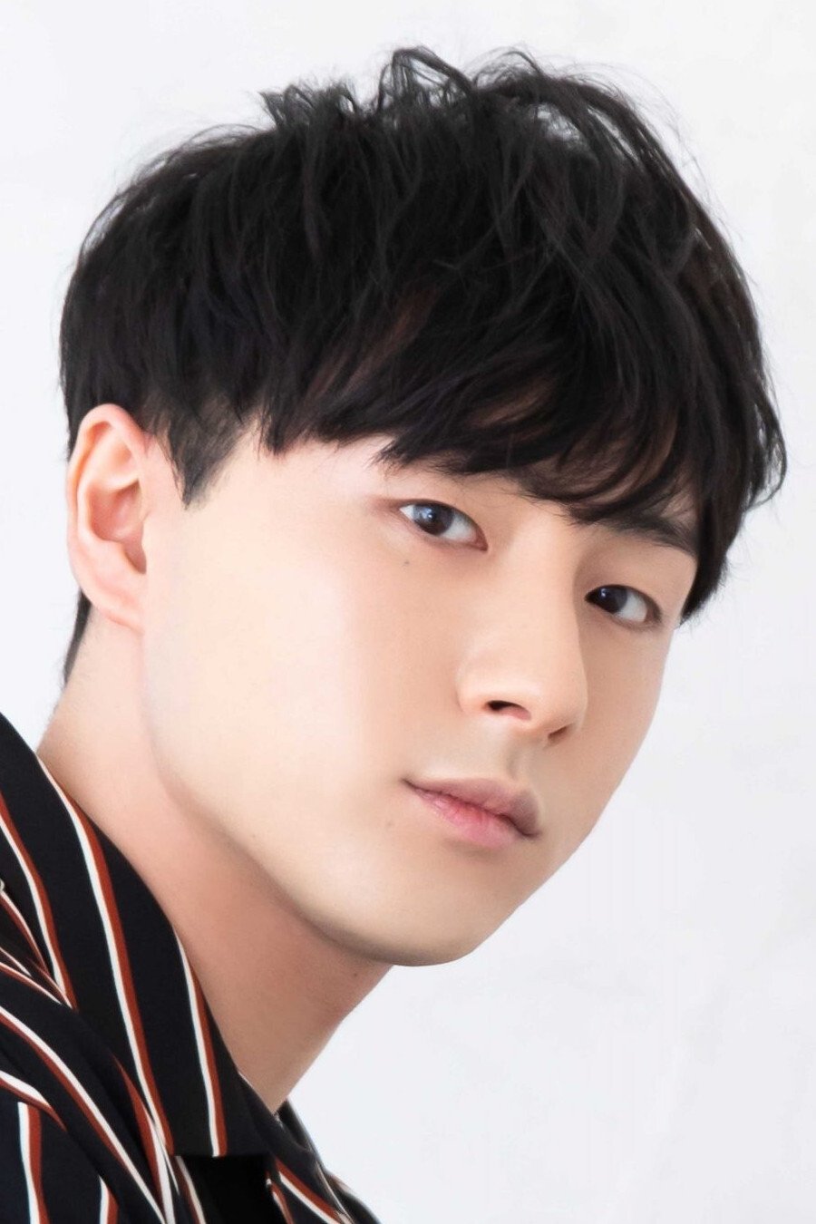 Ryota Suzuki backdrop