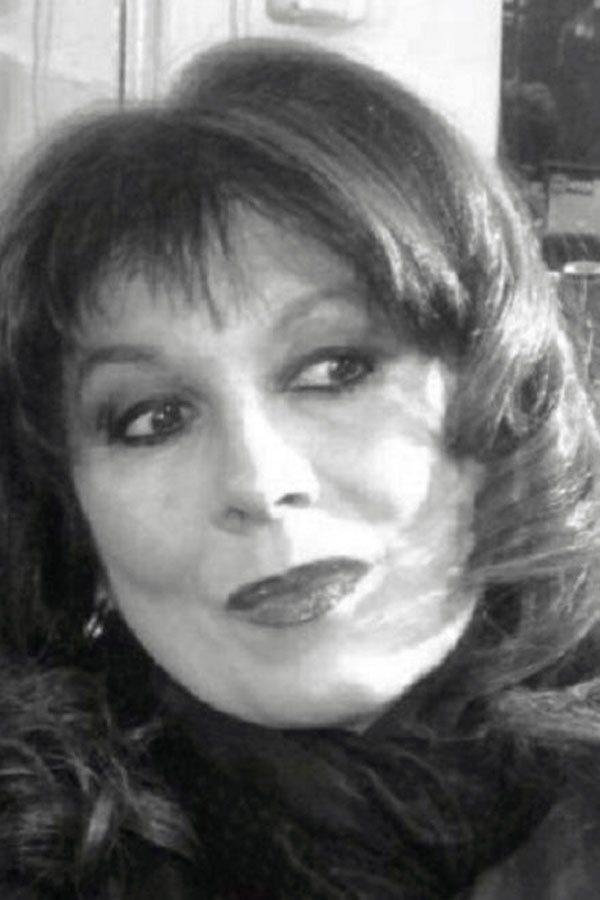 Mónica Vehil backdrop