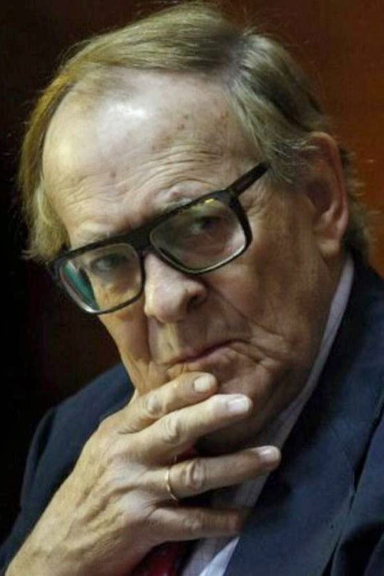 Ramón Tamames backdrop